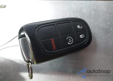 2016 Jeep Cherokee Limited z USA, uszkodzony, nr VIN 1C4PJLDB8GW165133